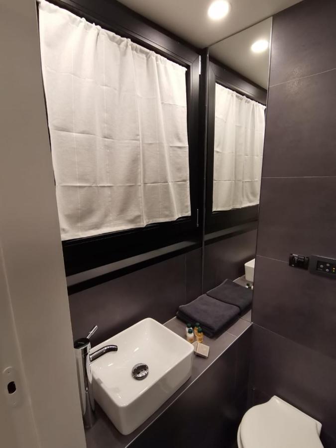 La Dolce Vita House Boat Hotel Lisanza Екстериор снимка