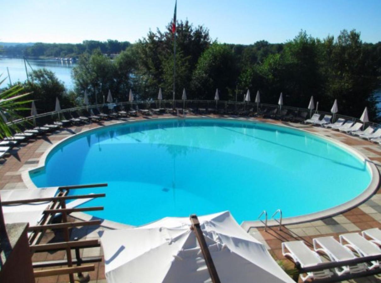 La Dolce Vita House Boat Hotel Lisanza Екстериор снимка