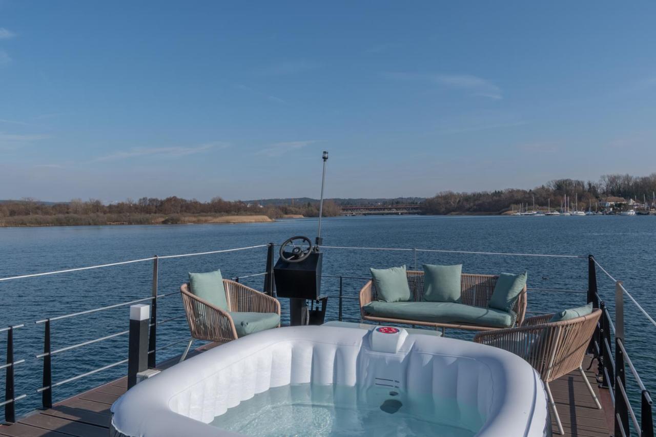 La Dolce Vita House Boat Hotel Lisanza Екстериор снимка