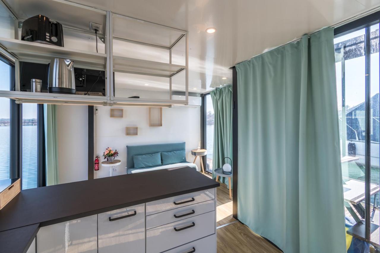 La Dolce Vita House Boat Hotel Lisanza Екстериор снимка