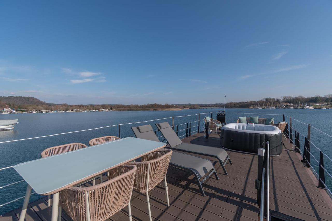 La Dolce Vita House Boat Hotel Lisanza Екстериор снимка